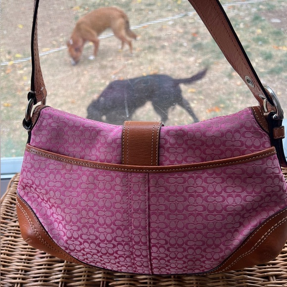 Coach Pink Signature Canvas Soho - Picture 5 of 7